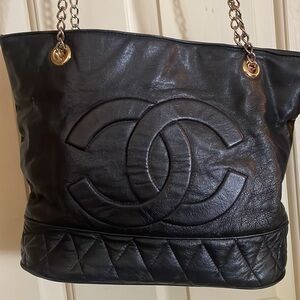 Vintage 1980 Chanel Lambskin tote